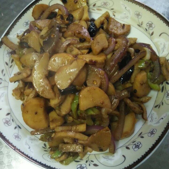 蘑菇洋蔥燴雞大腿