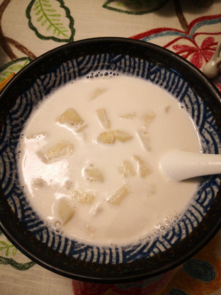 防秋燥，干了这碗雪梨马蹄椰汁汤