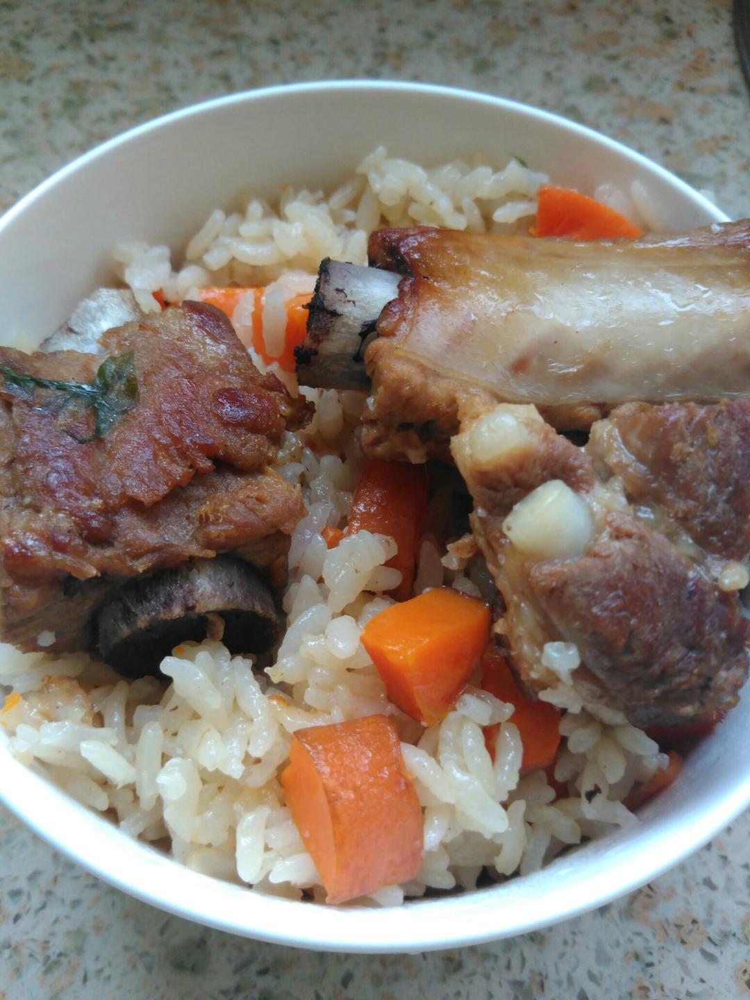 喷香排骨焖饭（爆好吃）