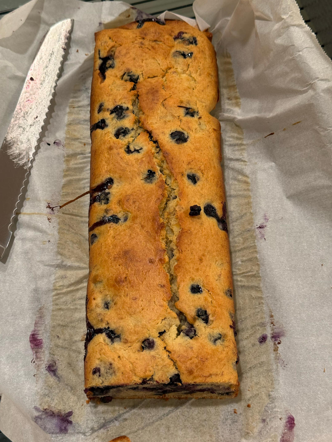 准备祖传的香蕉蓝莓玛芬蛋糕