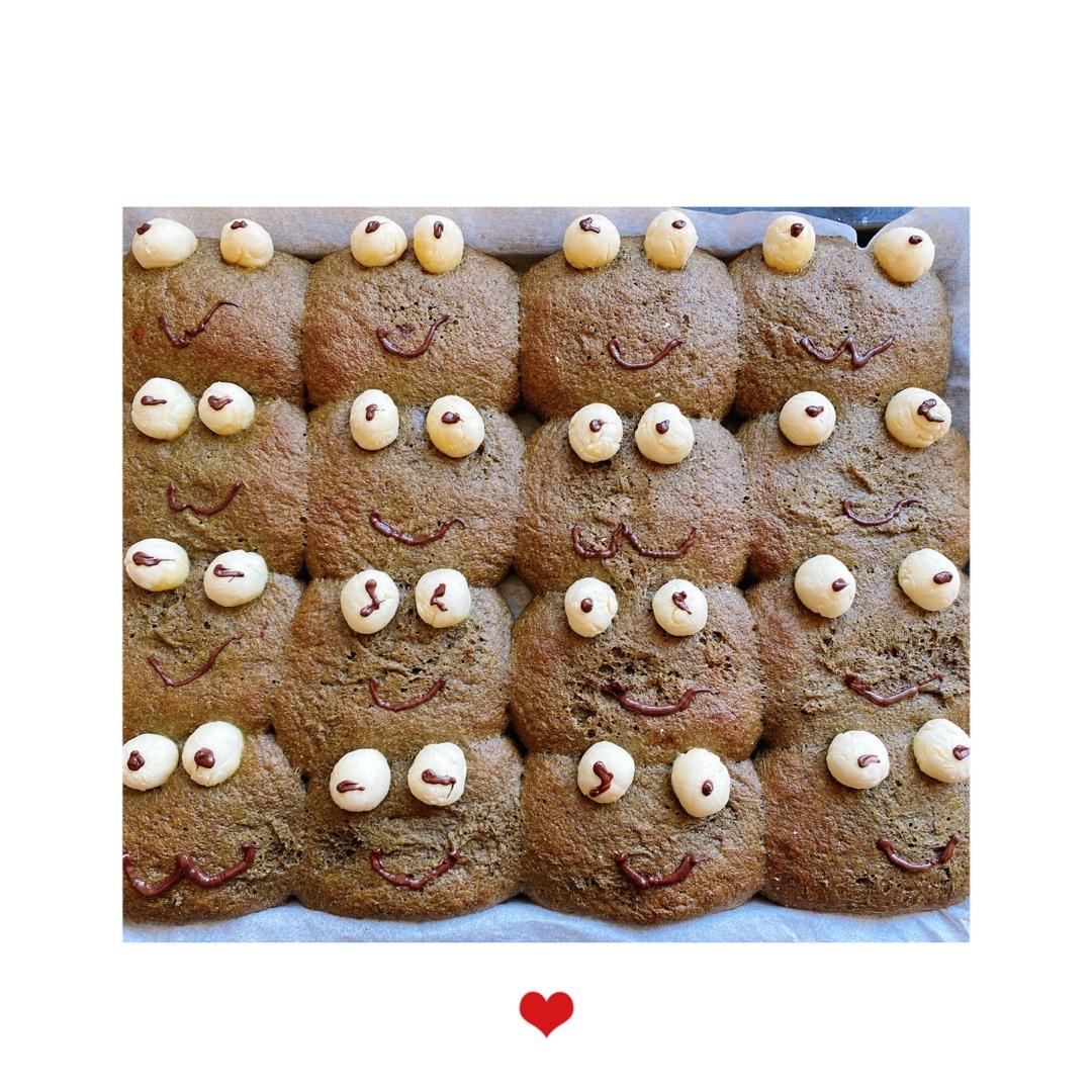 一次发酵——翠绿菠菜汁小青蛙挤挤小面包