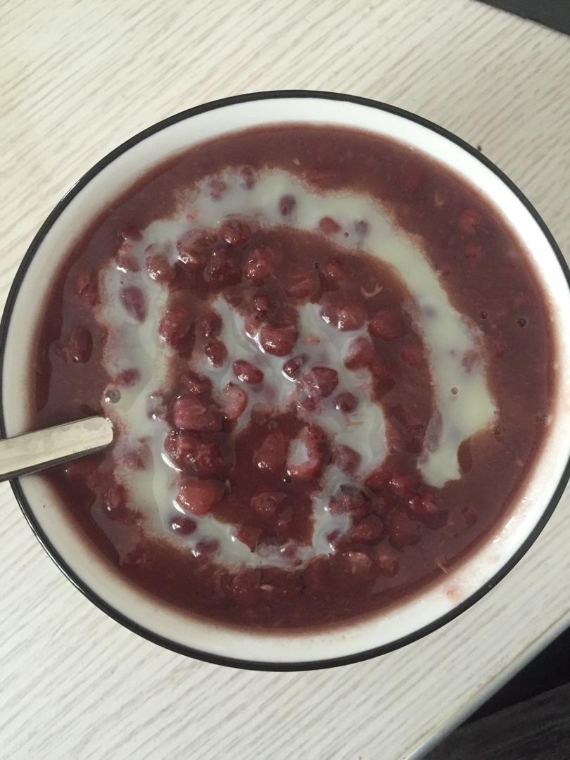 广式古法莲子百合红豆沙糖水