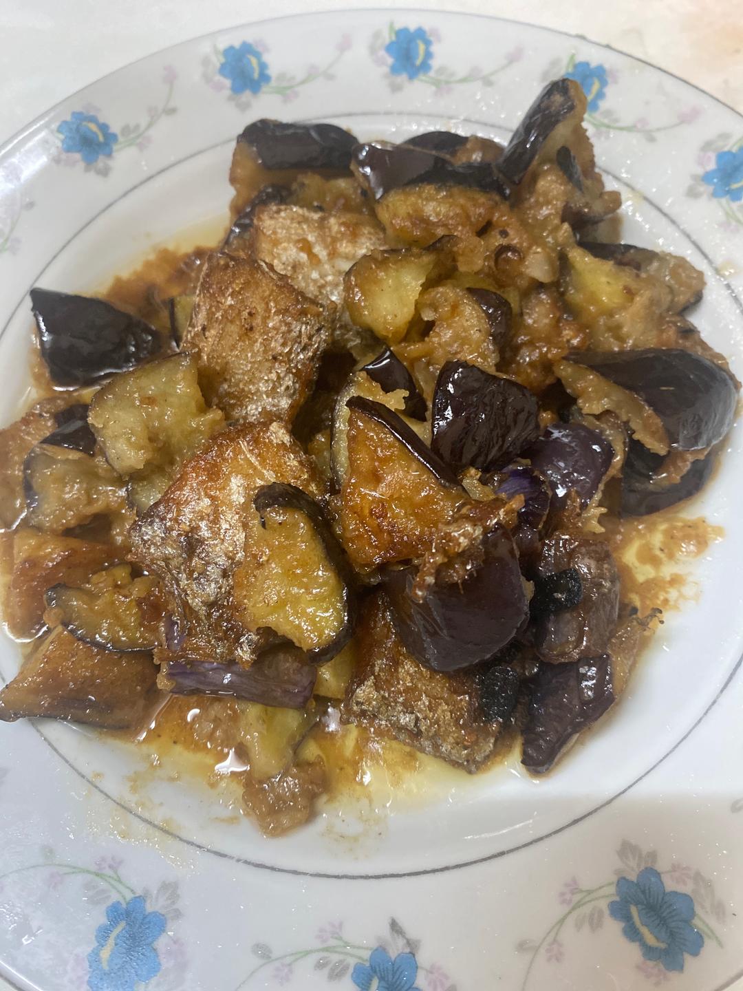 鱼香茄子里有鱼的做法