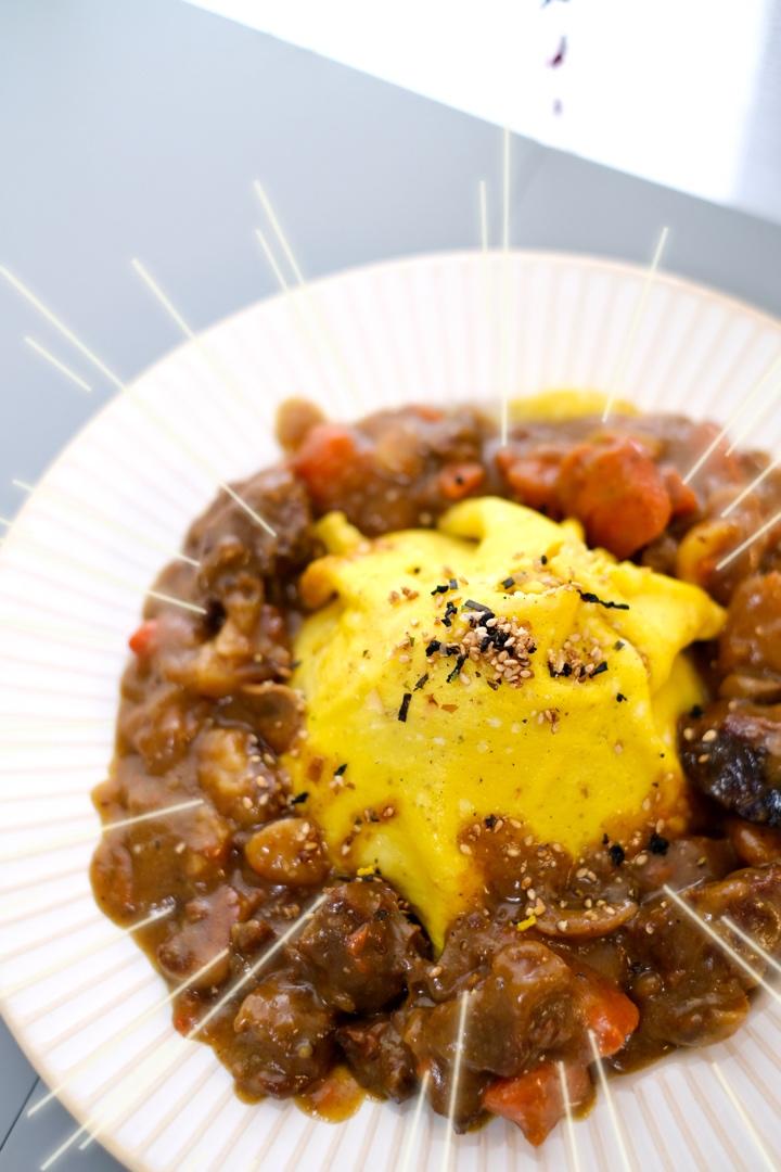 裙子咖喱蛋包饭