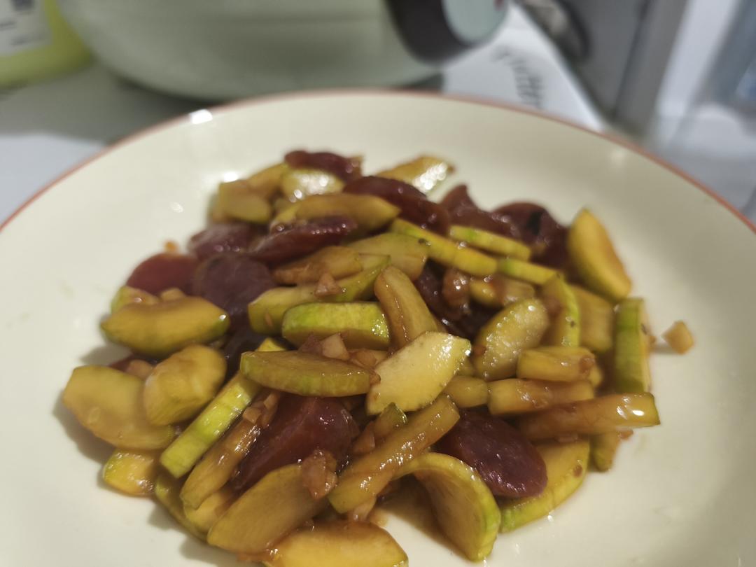 西葫芦炒腊肠