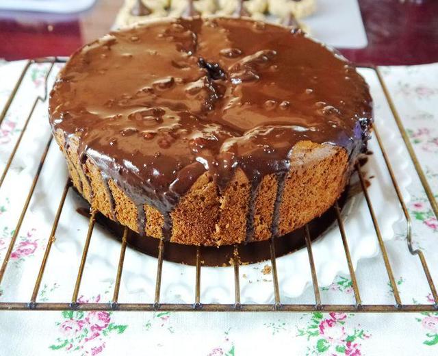 黑巧克力淋酱蛋糕/解决剩余巧克力的好办法的做法