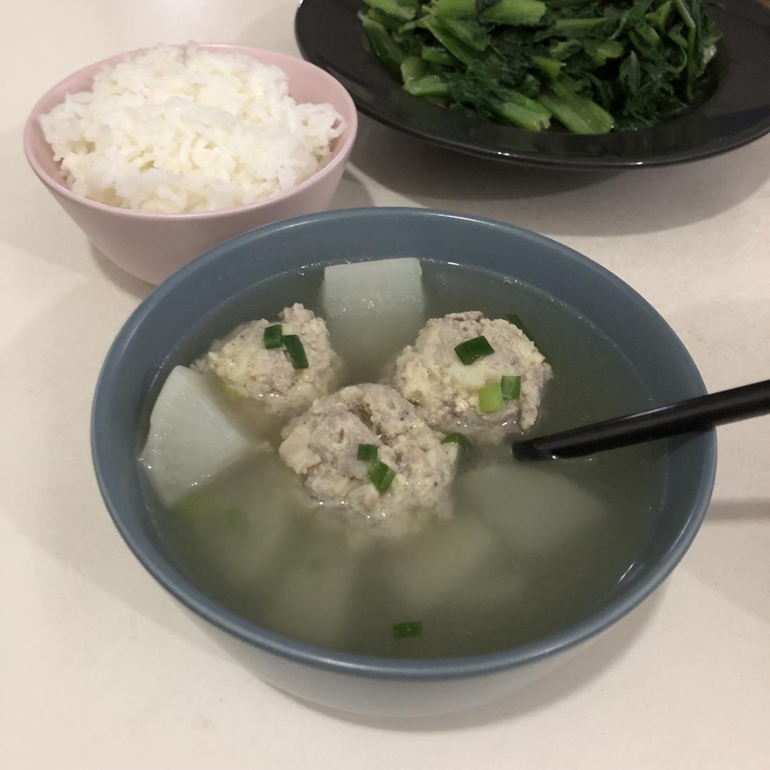 萝卜丸子汤