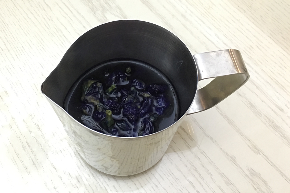 蝶豆花寿司紫菜包饭（治愈系高颜值地中海蓝）的做法 步骤1