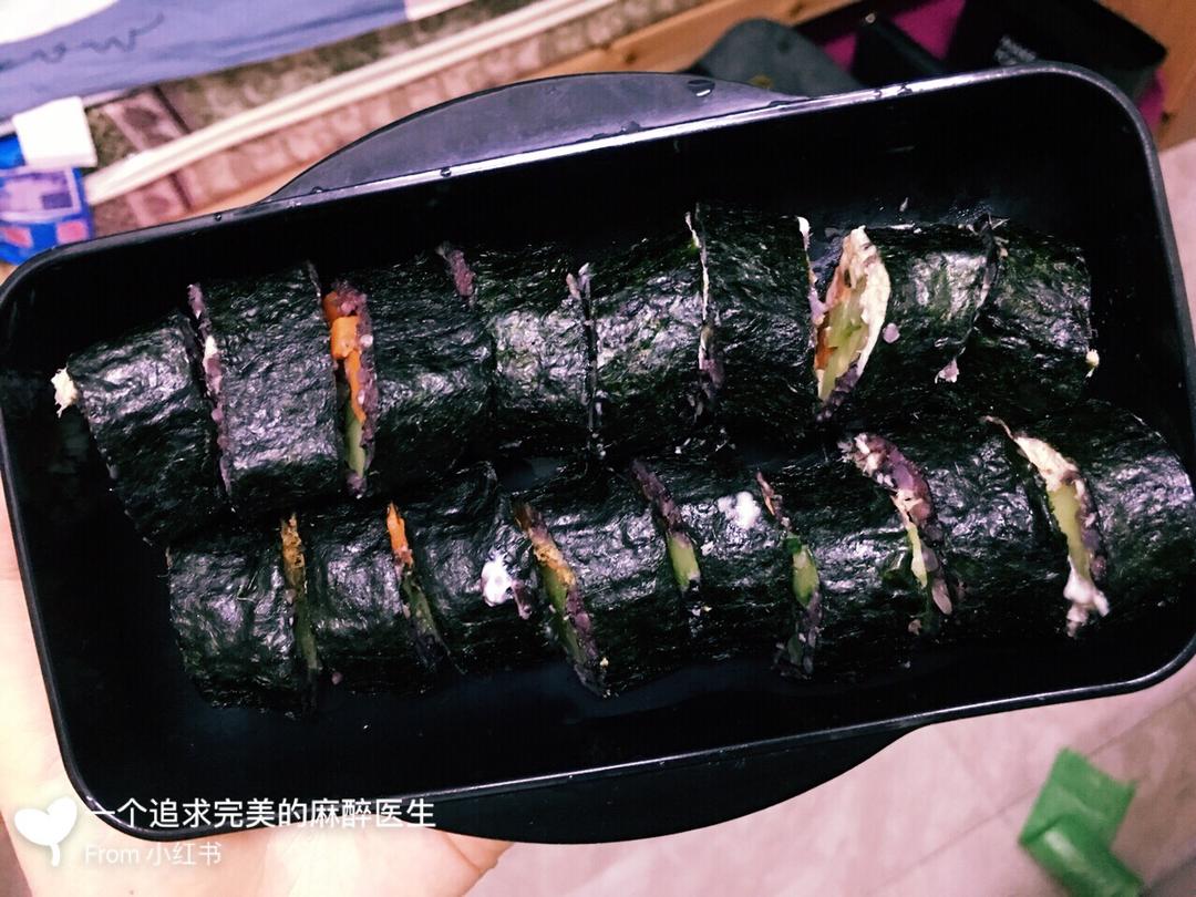 金枪鱼寿司卷
