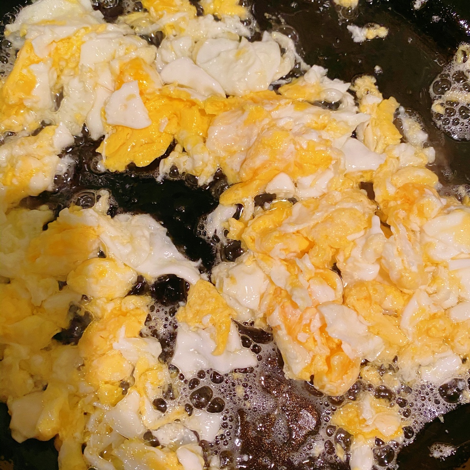 小清新口感的芦笋炒蛋的做法 步骤5