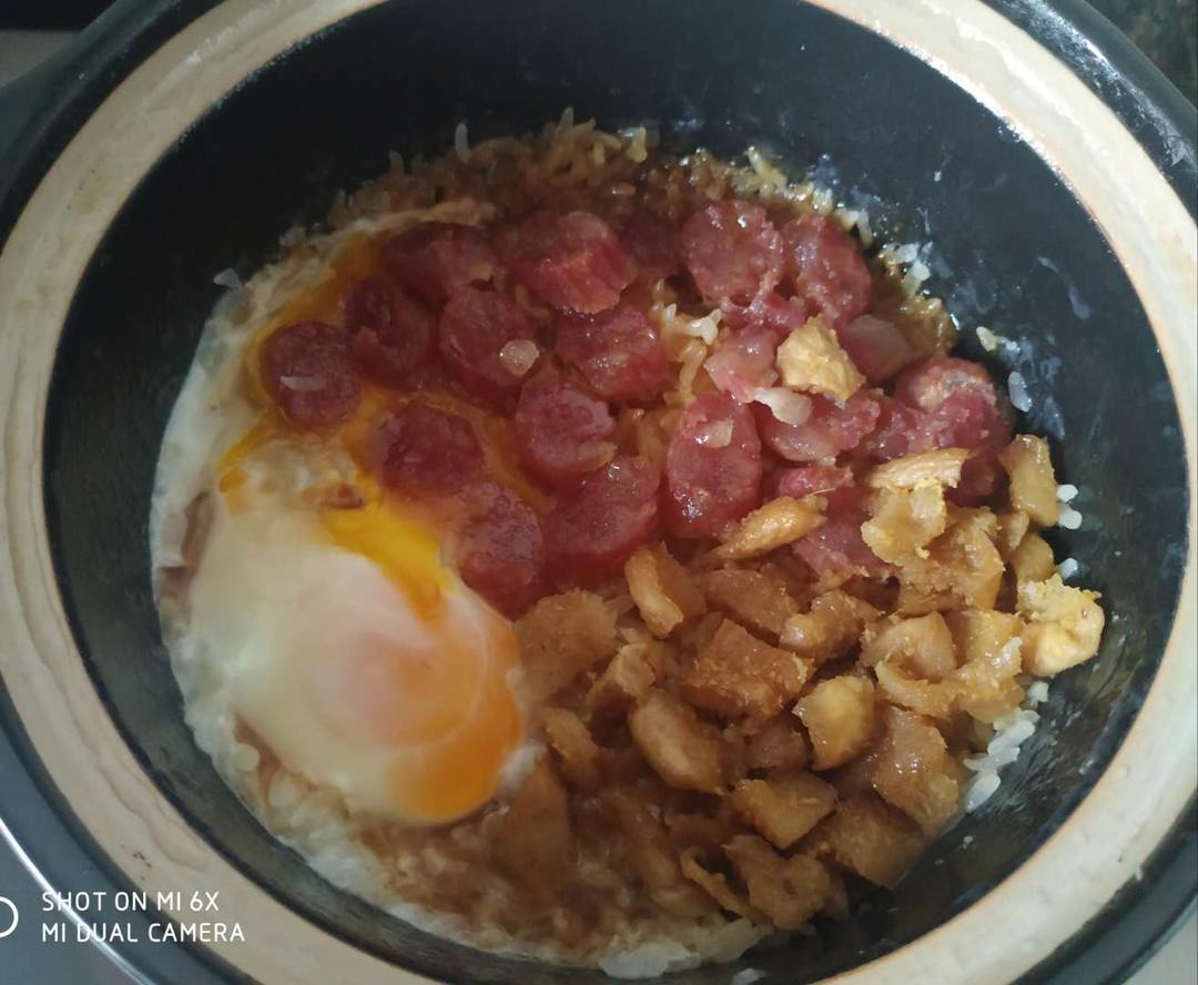 香肠煲仔饭