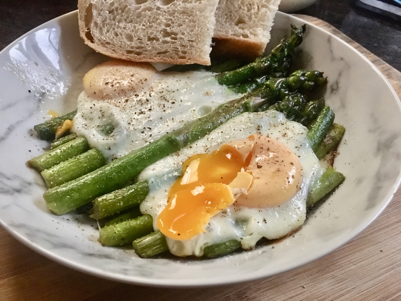 完美快手早餐：芦笋流心蛋的做法