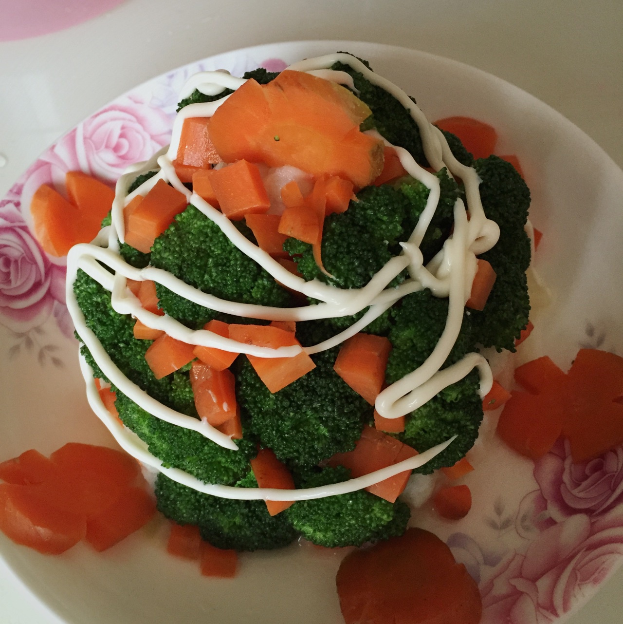 西兰花圣诞树沙拉
