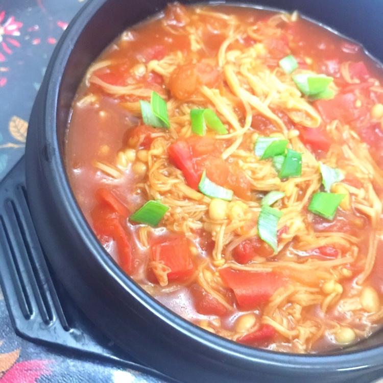 鲜掉眉毛的🤤···西红柿金针菇呀