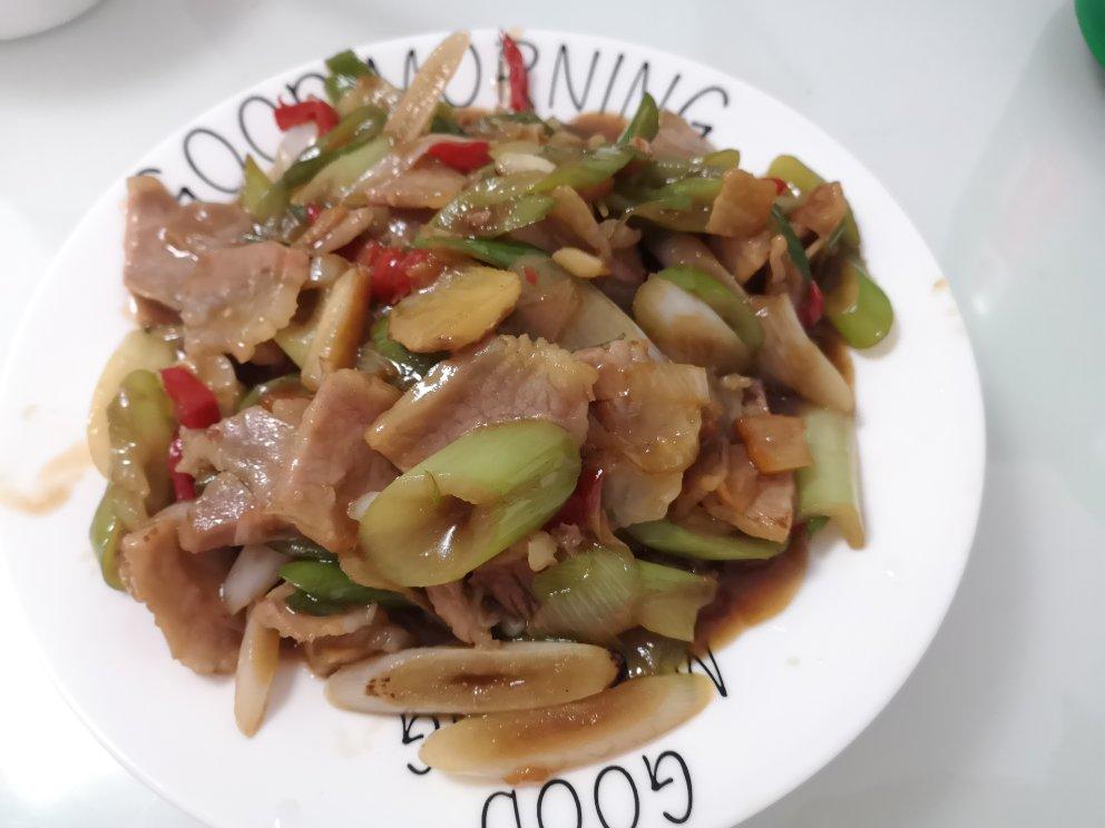 大葱炒腊肉（葱爆腊肉）