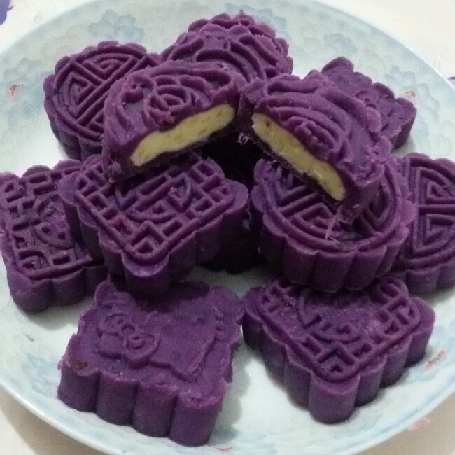 紫薯莲蓉月饼