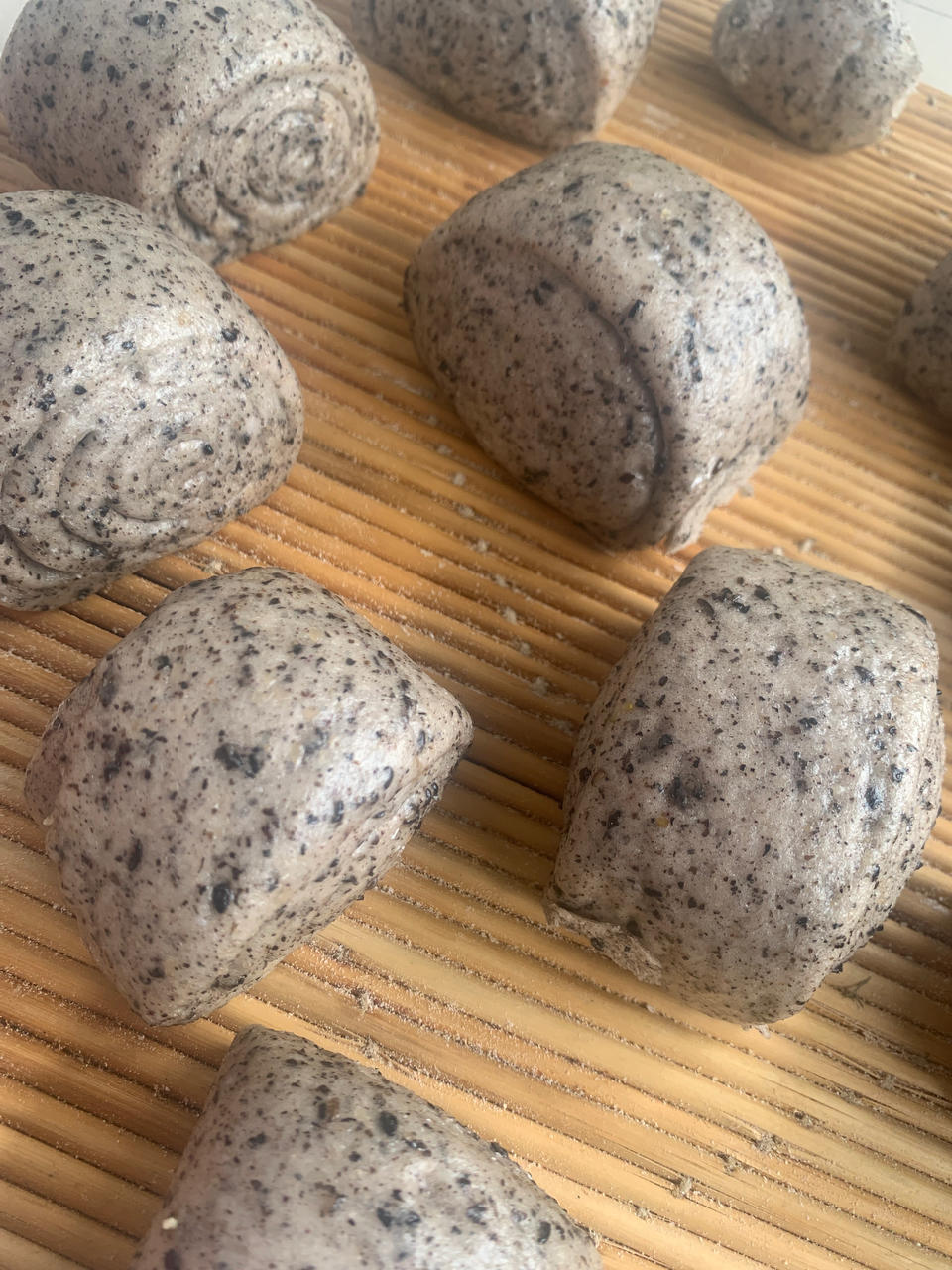奶香黑芝麻刀切馒头