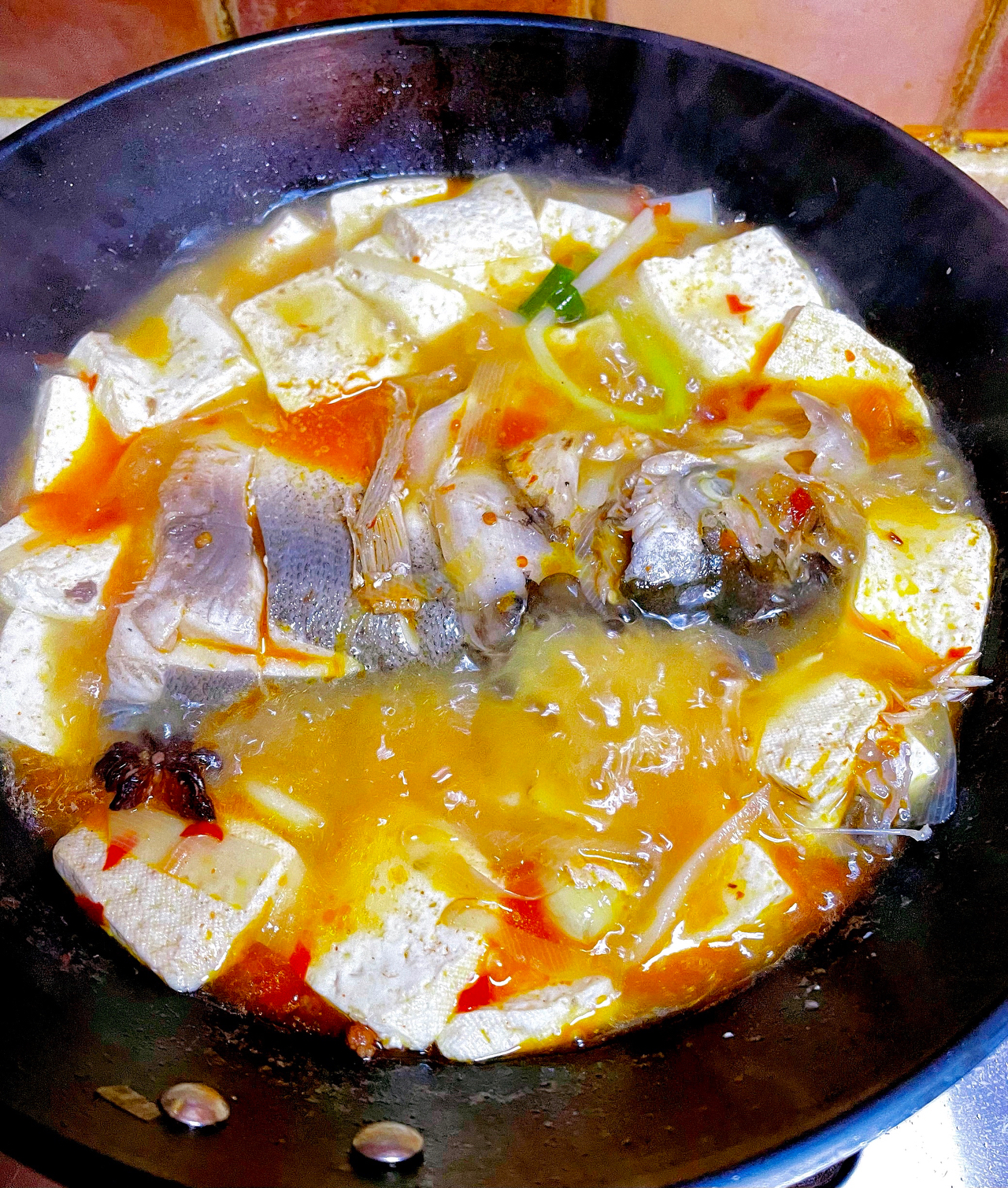 铁锅鱼头炖豆腐