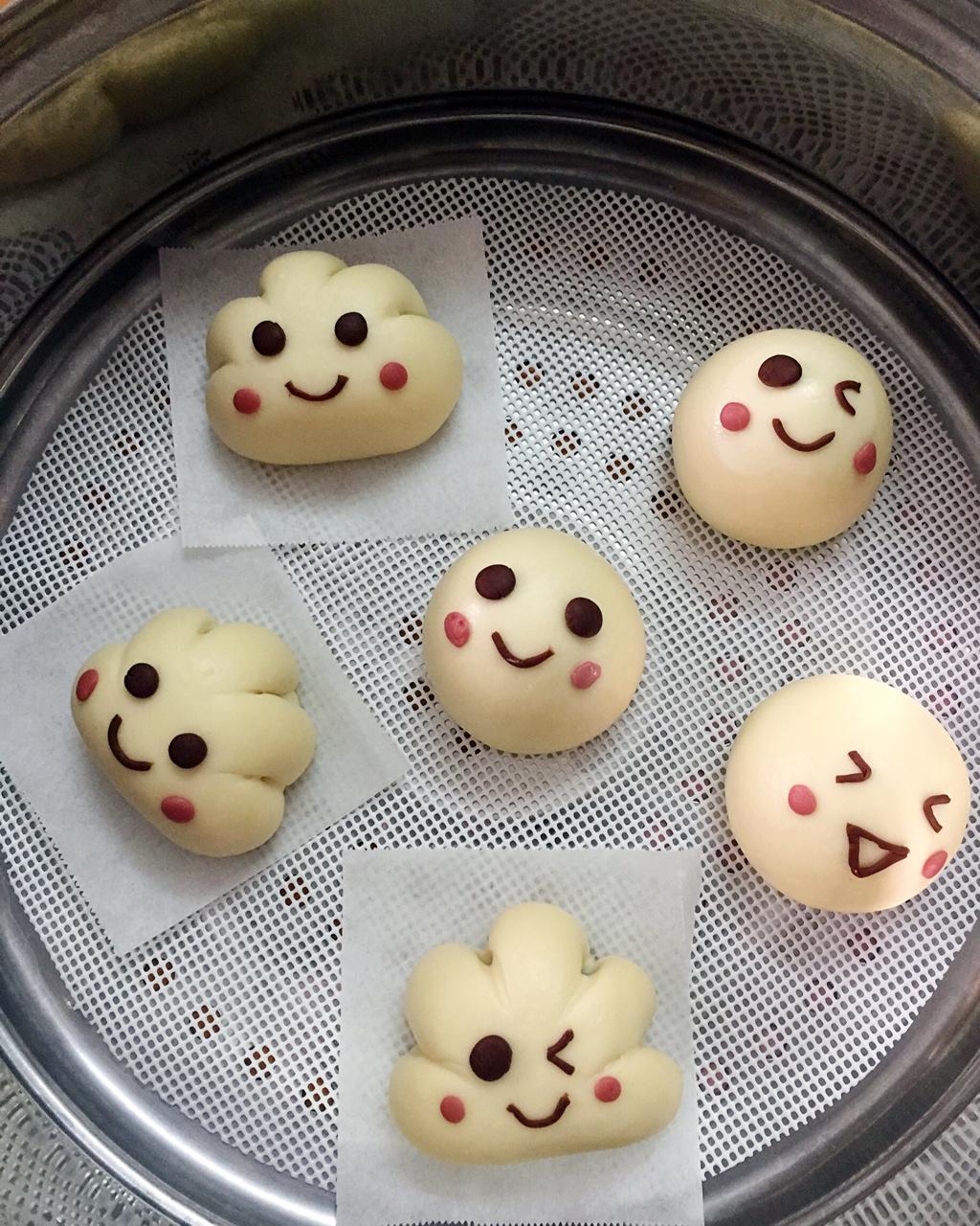 七月份的尾巴ye做的《tinrry 》美姬老师教你做可爱云朵造型馒头