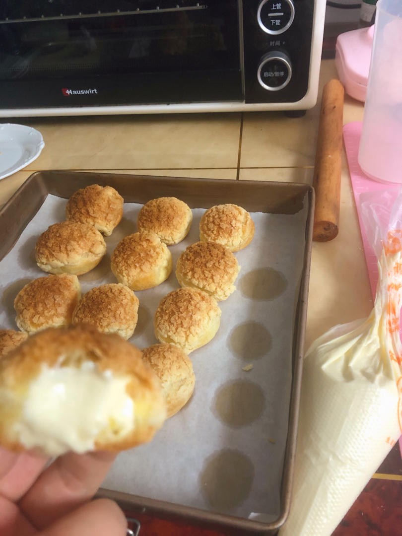一口就爆浆的卡士达酥皮泡芙