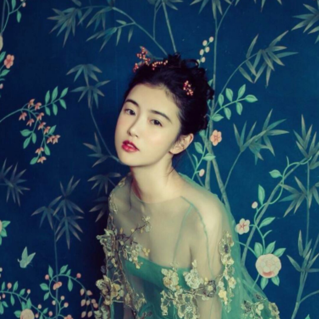 我在微风广场喝着娃哈哈