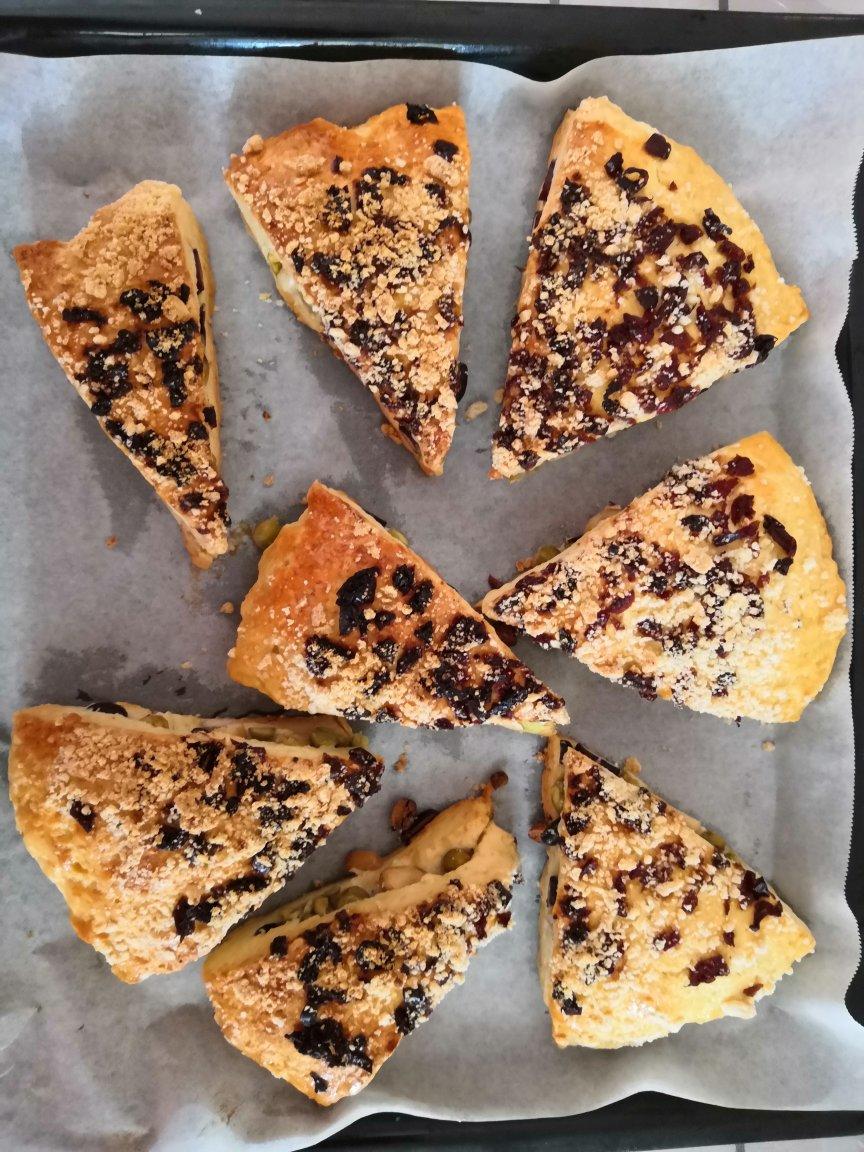 满屋飘香，口口都是满足——酥松香甜的蔓越莓蜜豆司康