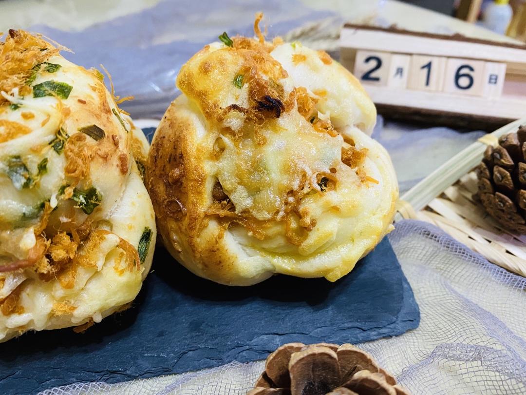 经典面包复刻：葱香肉松卷