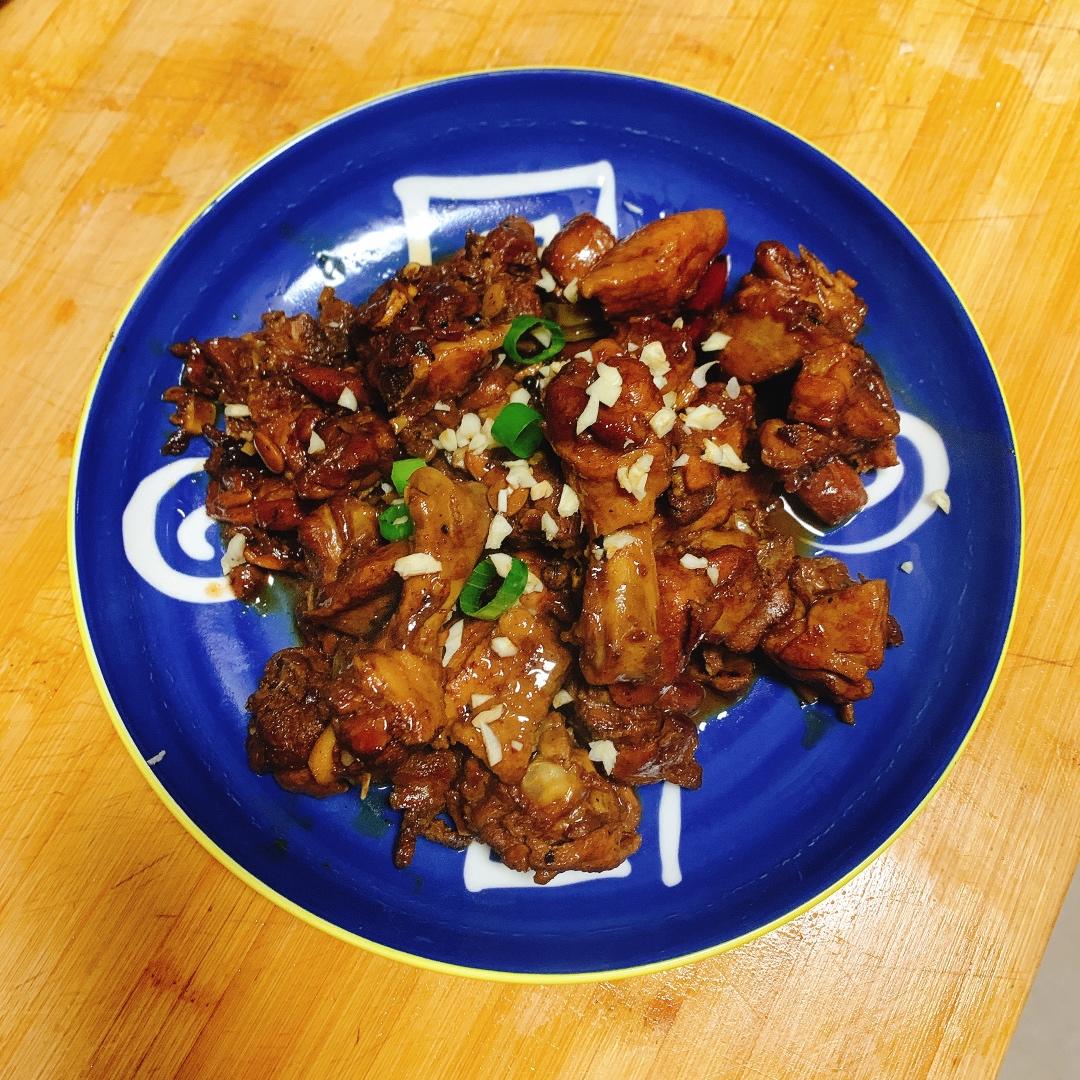 爆香的啤酒炖鸭腿