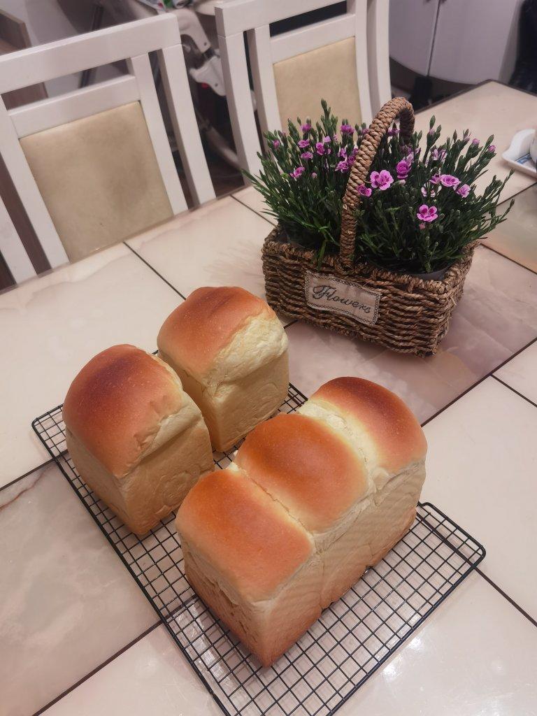 奶香纯粹的重料淡奶油吐司