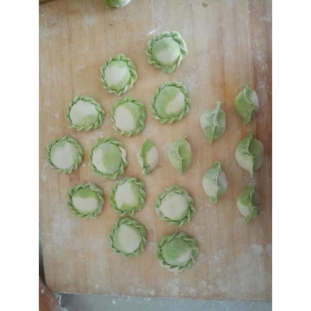 翡翠白玉白菜饺子详细版（附翡翠白玉白菜饺子包法，翡翠白玉饺子皮两种制法，面包机和面，翡翠白玉烧卖，各种馅料搭配）