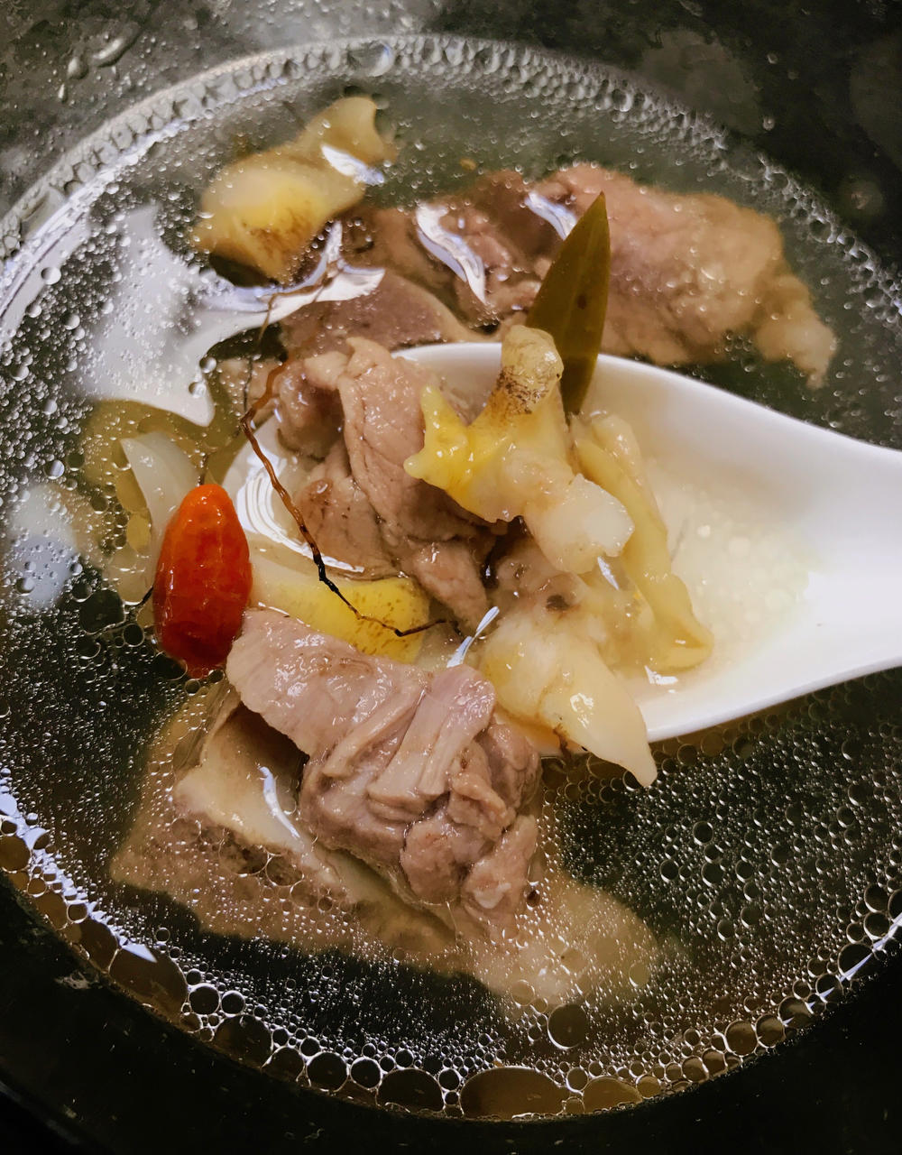石橄榄排骨汤，生津润肺下火
