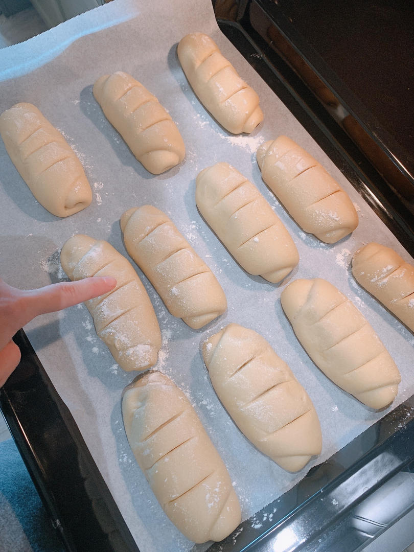 『奶茶米面包』