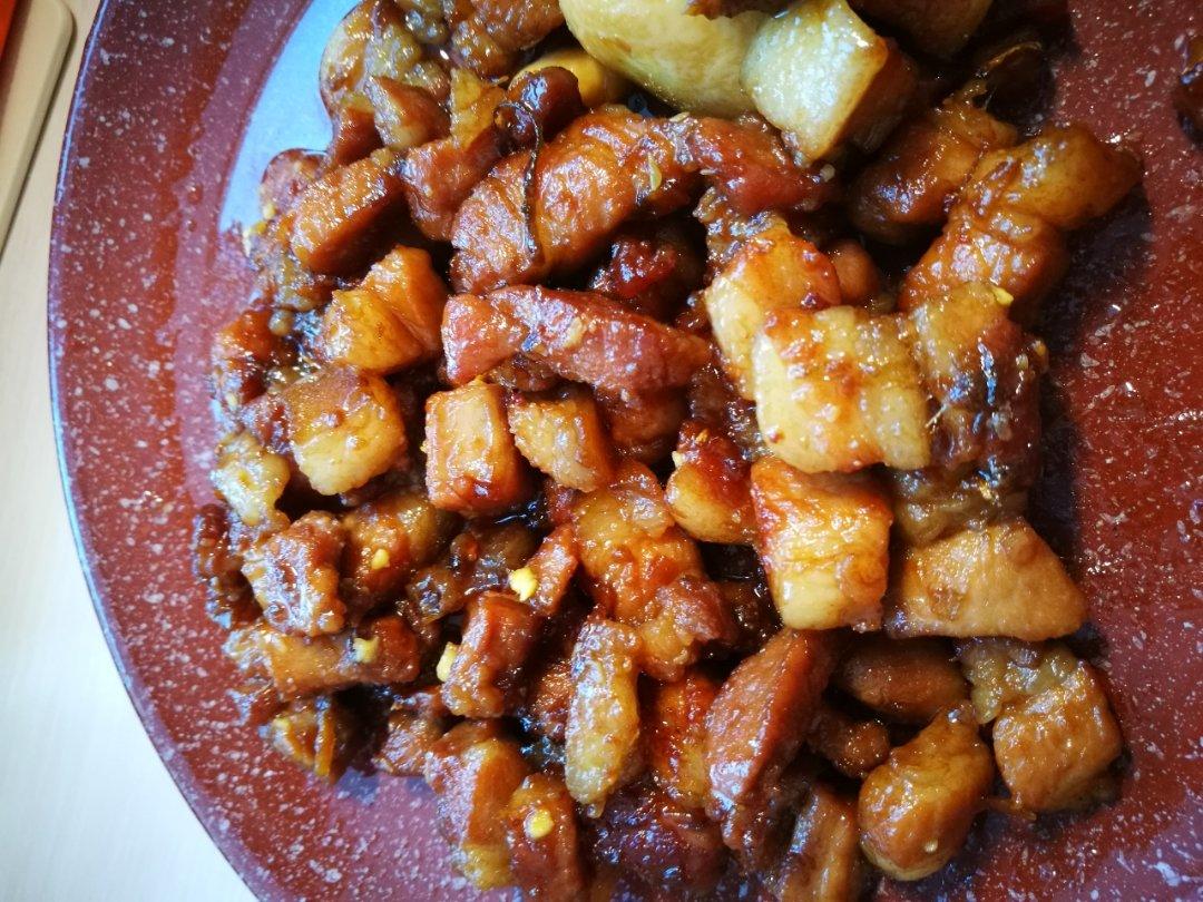 加了鹌鹑蛋后，这盘红烧肉，美味的逆天啦——鹌鹑蛋烧肉（孔瑶食谱）