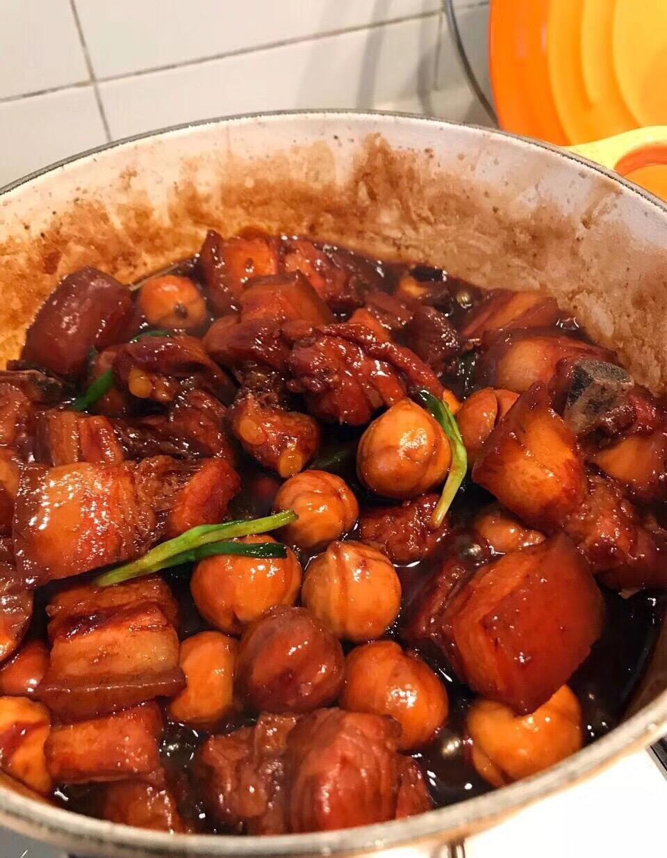 板栗红烧肉