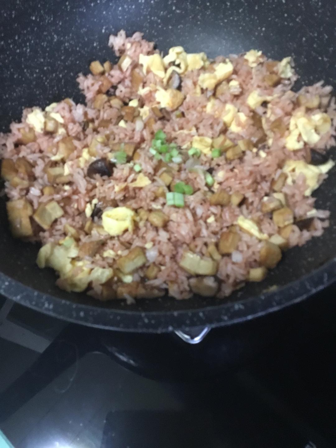 东北大米炒出三香碎金饭