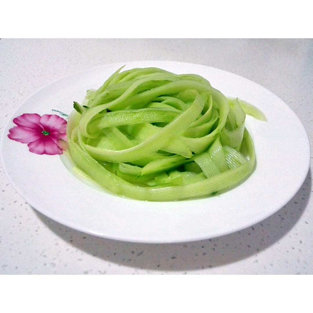 简单的高颜值~蜂蜜拌黄瓜