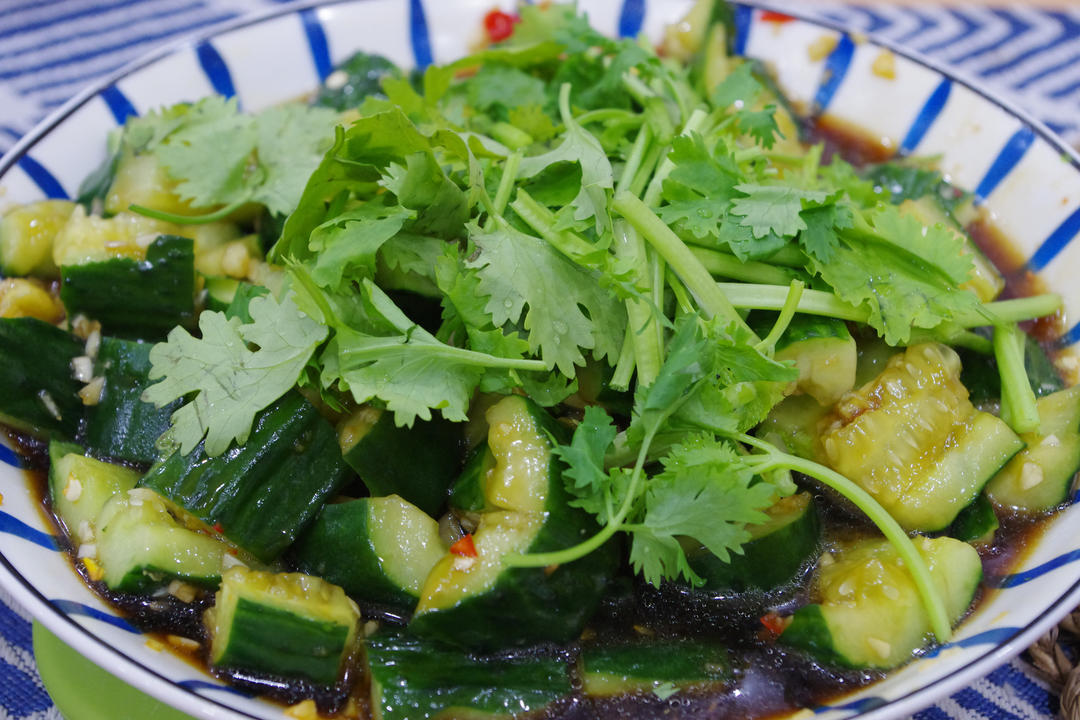 赞不绝口拍黄瓜🥒