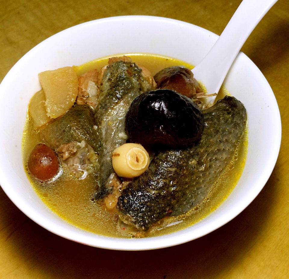 药膳炖鸡