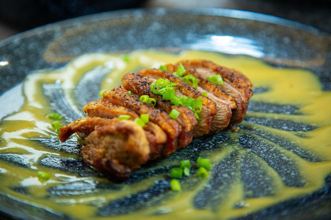 香煎鸭胸佐蜂蜜芥末酱沙拉