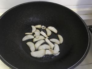 好吃的尖椒素炒杏鲍菇的做法 步骤1