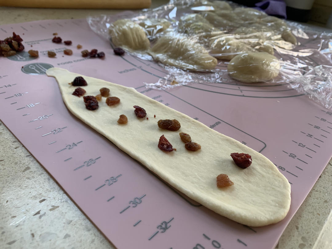 又香又软又拉丝，咬一口奶香十足！超治愈的淡奶油波兰种小餐包