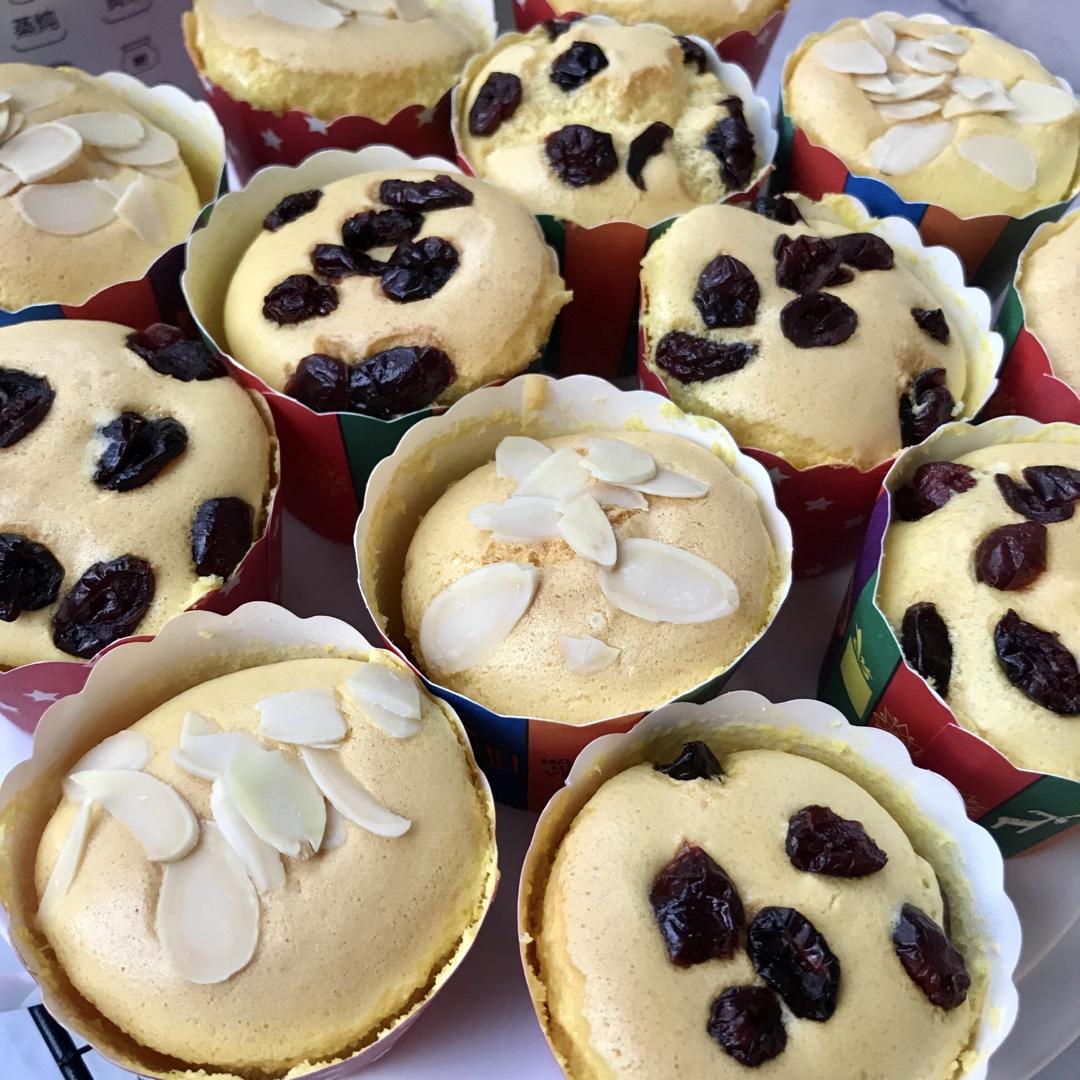 软绵绵戚风纸杯蛋糕