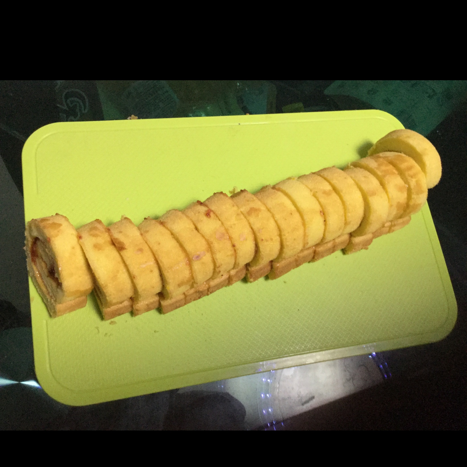 草莓酱蛋糕卷