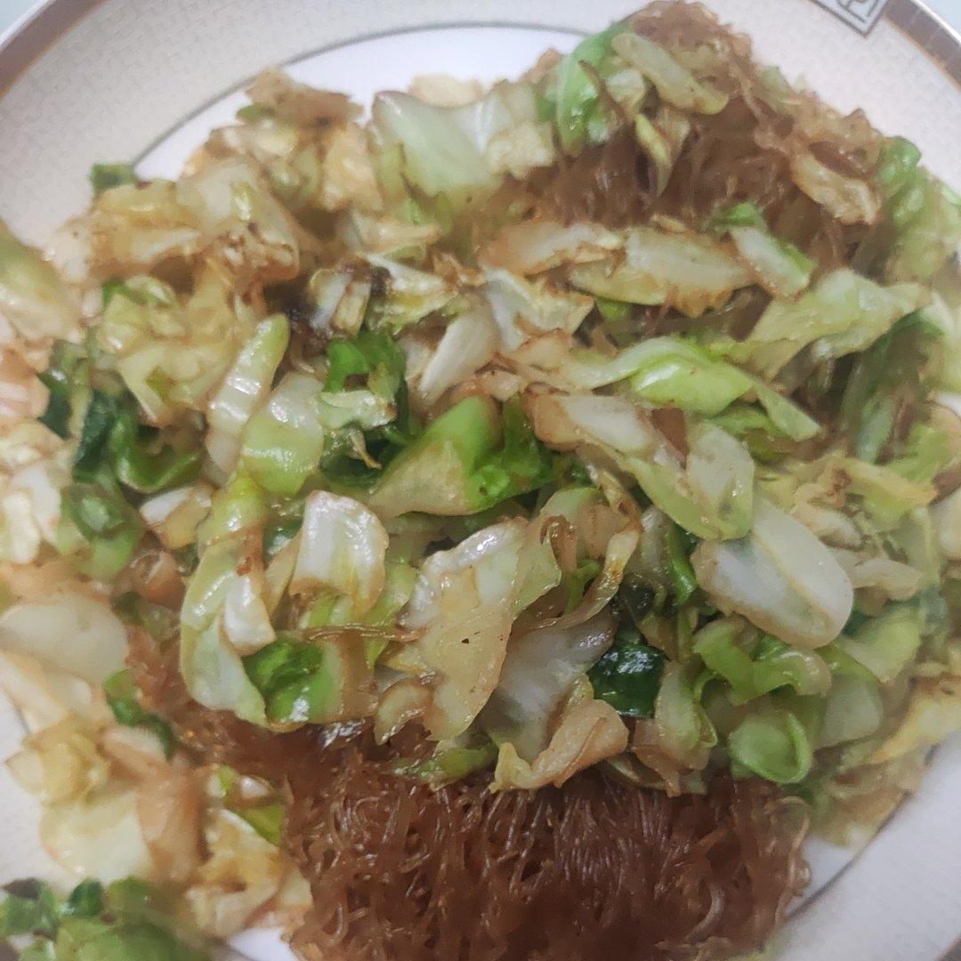 最近爱吃粉丝粉条～包菜炒粉丝