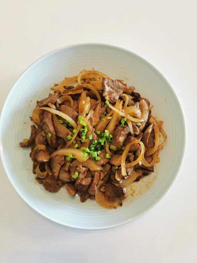 柔嫩的秘籍：洋葱炒猪肝