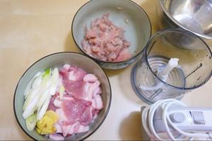 鲅鱼猪肉韭菜水饺的做法 步骤1