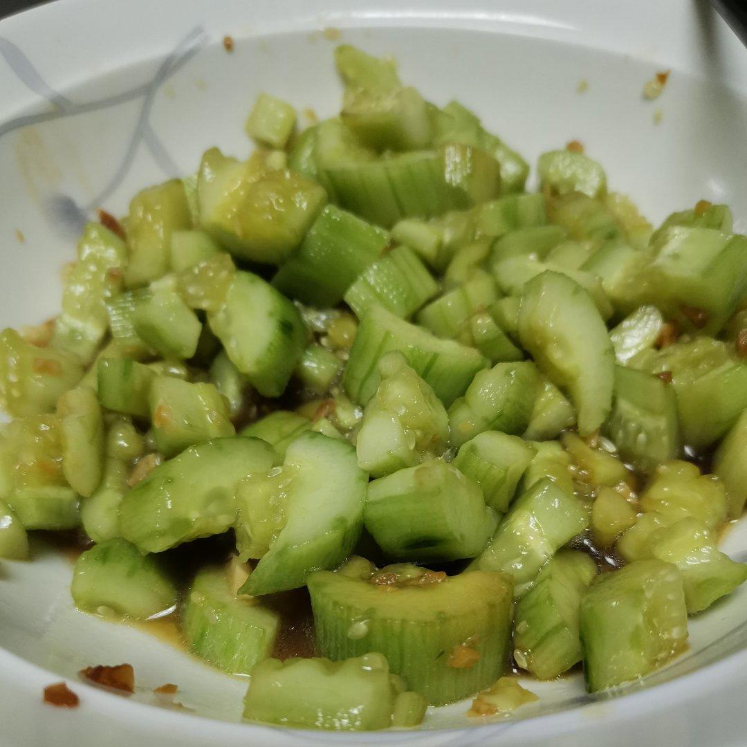 凉拌黄瓜
