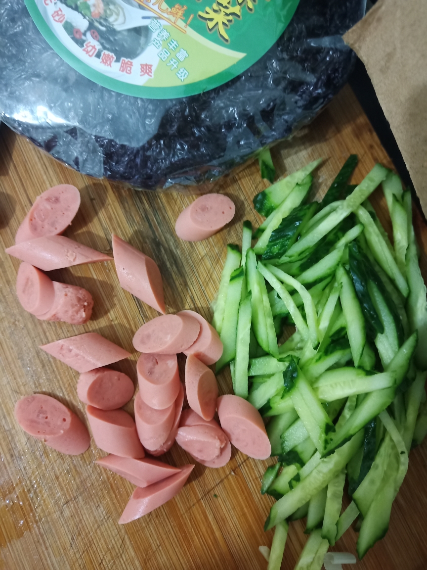 鸡蛋紫菜黄瓜汤的做法 步骤2