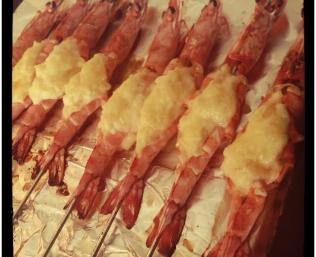 土豆泥奶酪焗大虾的做法