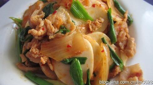 泡菜炒年糕的做法